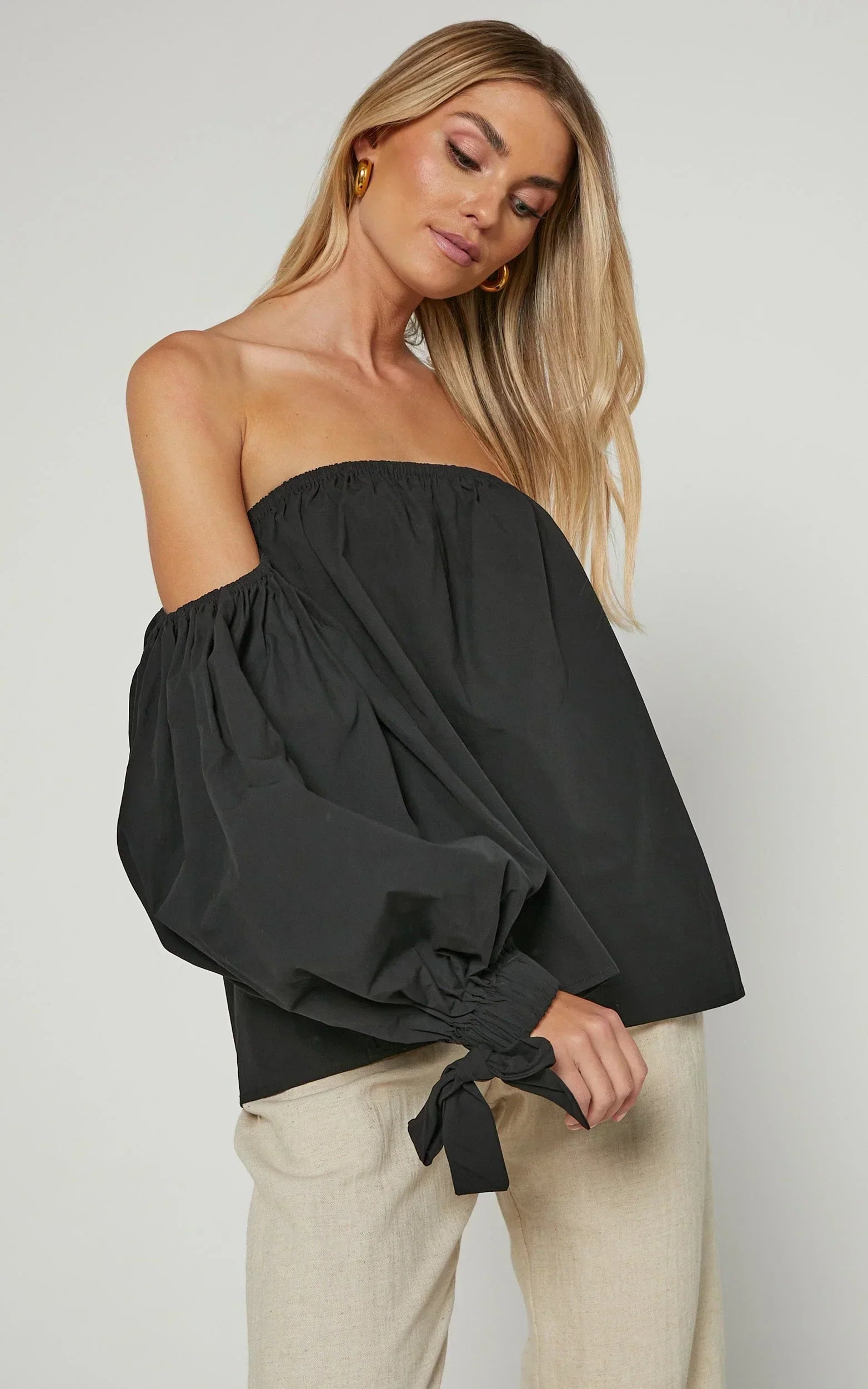 Hannah Top - Off Shoulder Puff Sleeve Top in Black